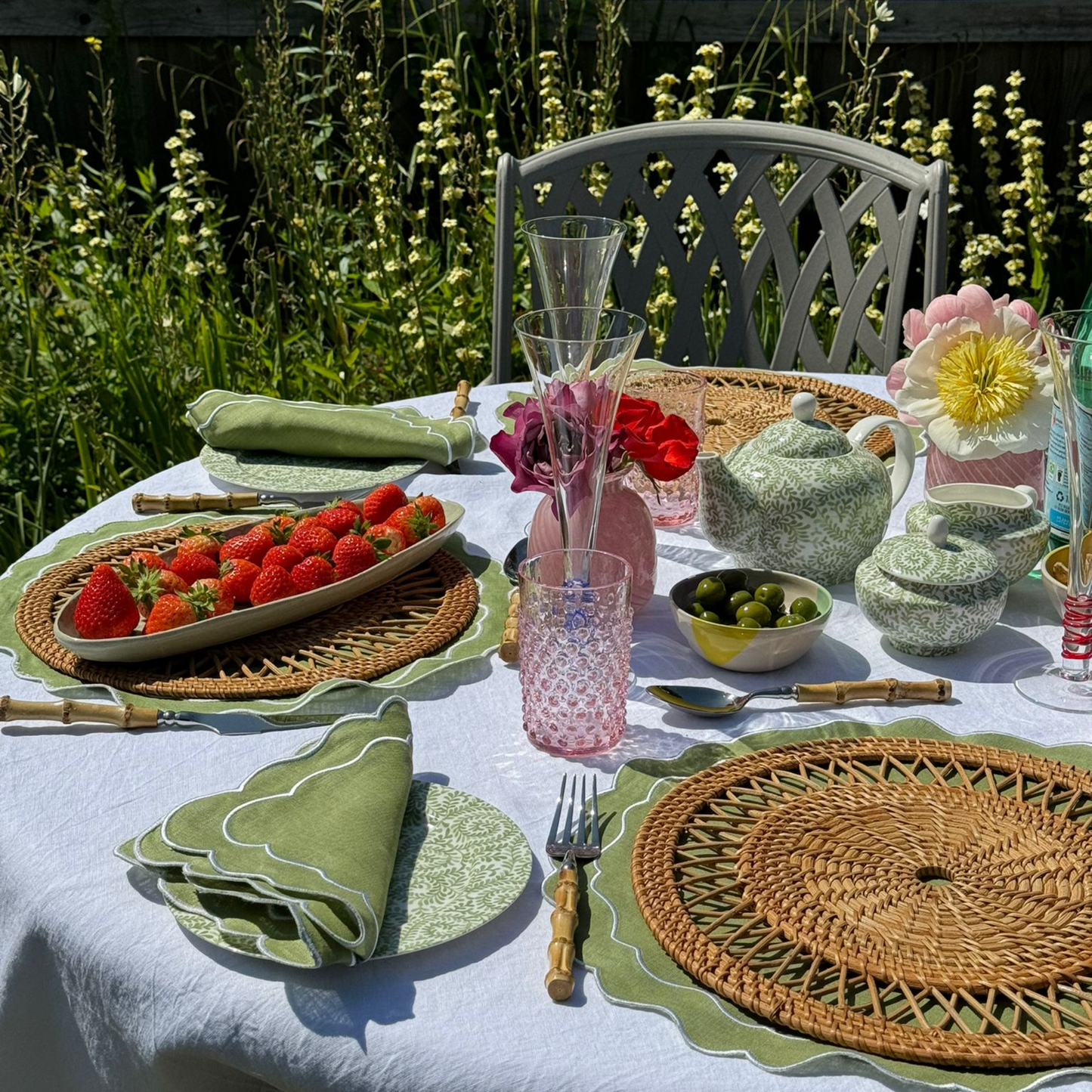 Set of 4 - Linen Scalloped Edged Napkins - Green