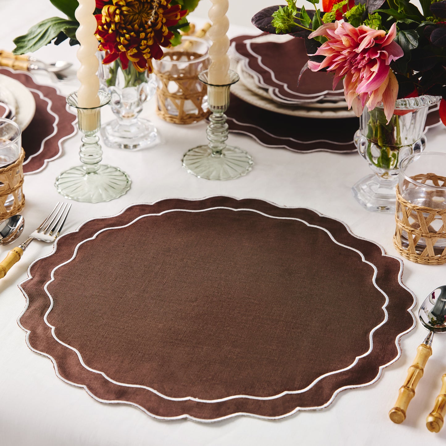 Set of 4 - Linen Scalloped Edged Placemats - Chocolate