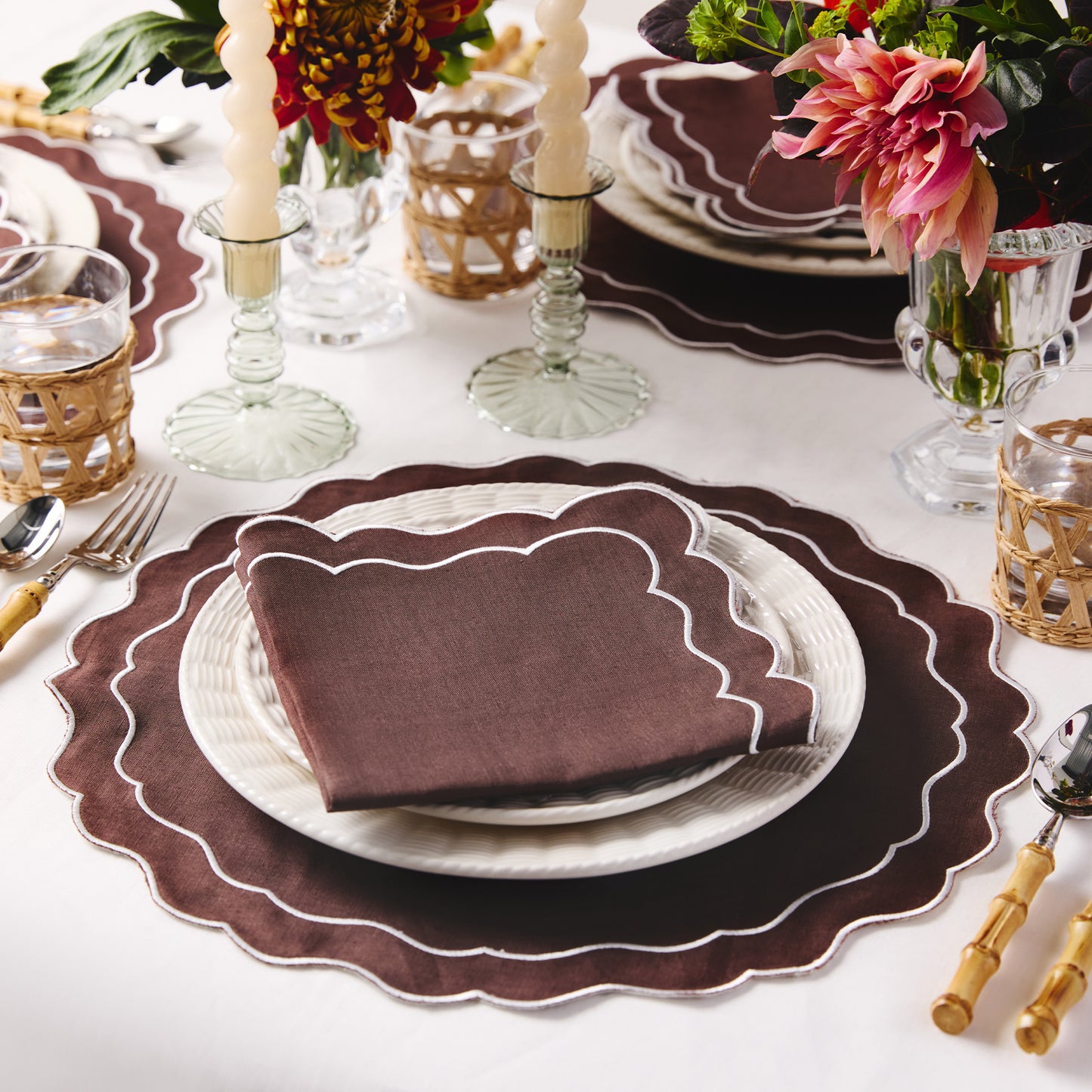 Set of 4 - Linen Scalloped Edged Placemats - Chocolate