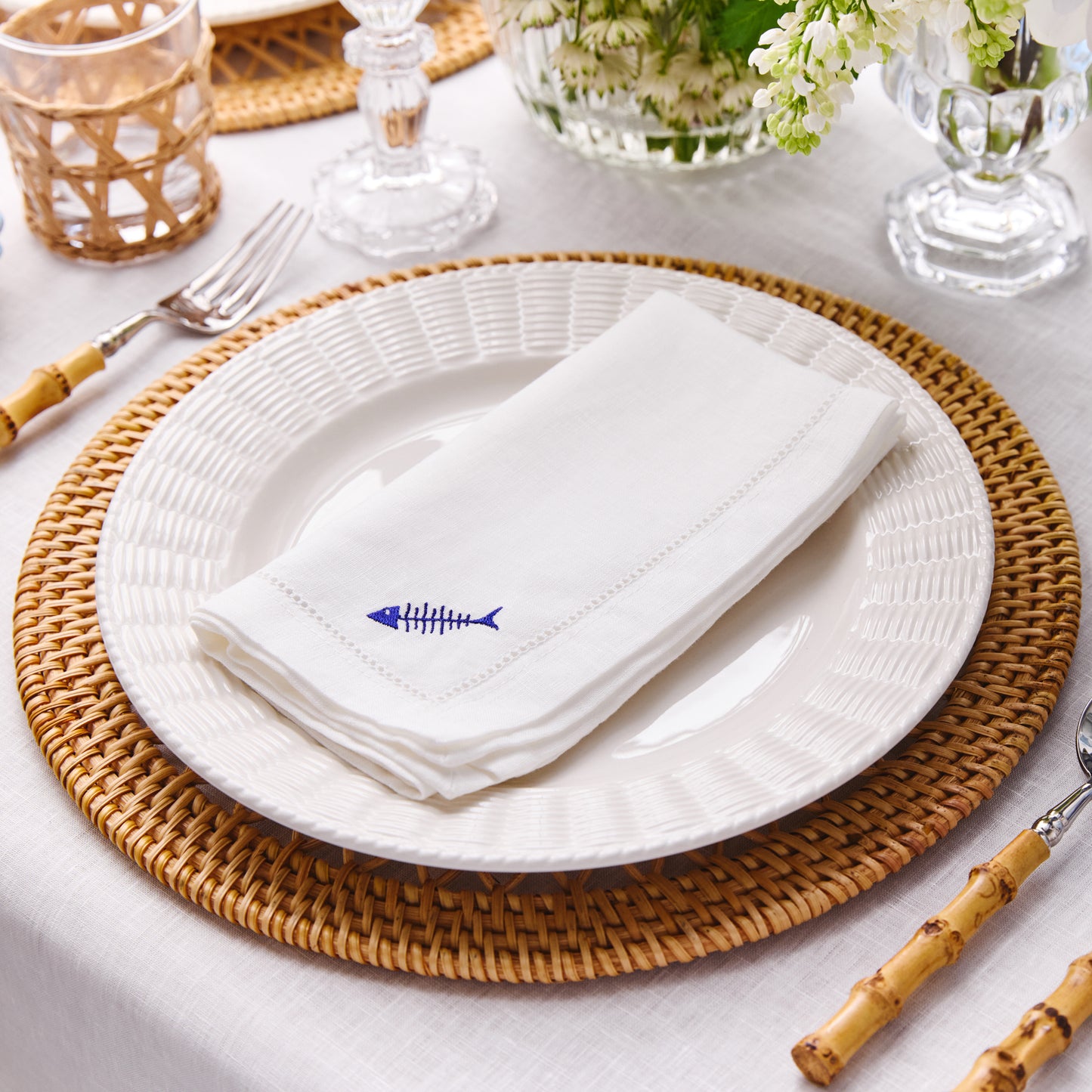 Set of 4 - Linen Hemstitch Napkin with Embroidery Detail - White