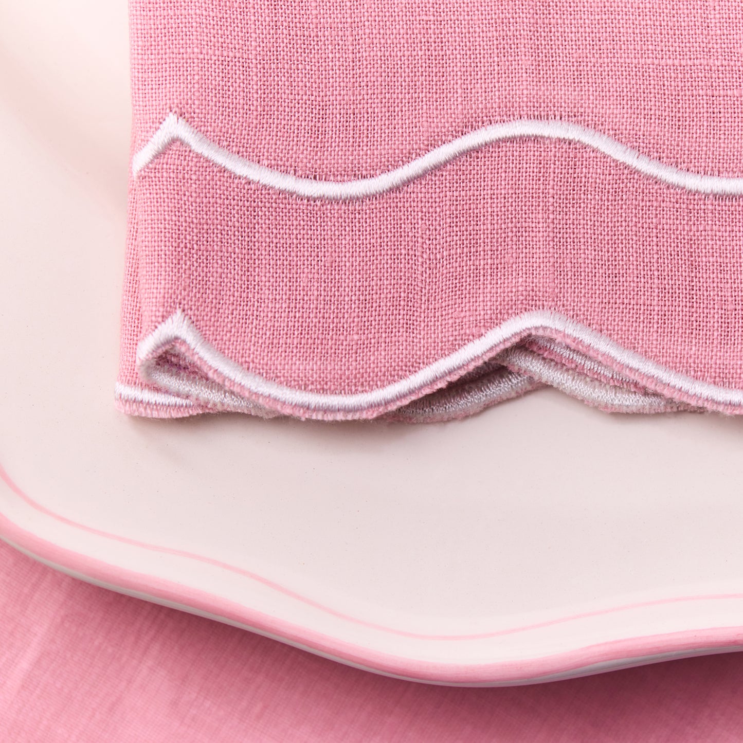 Set of 4 - Linen Scalloped Edged Napkins - Pink