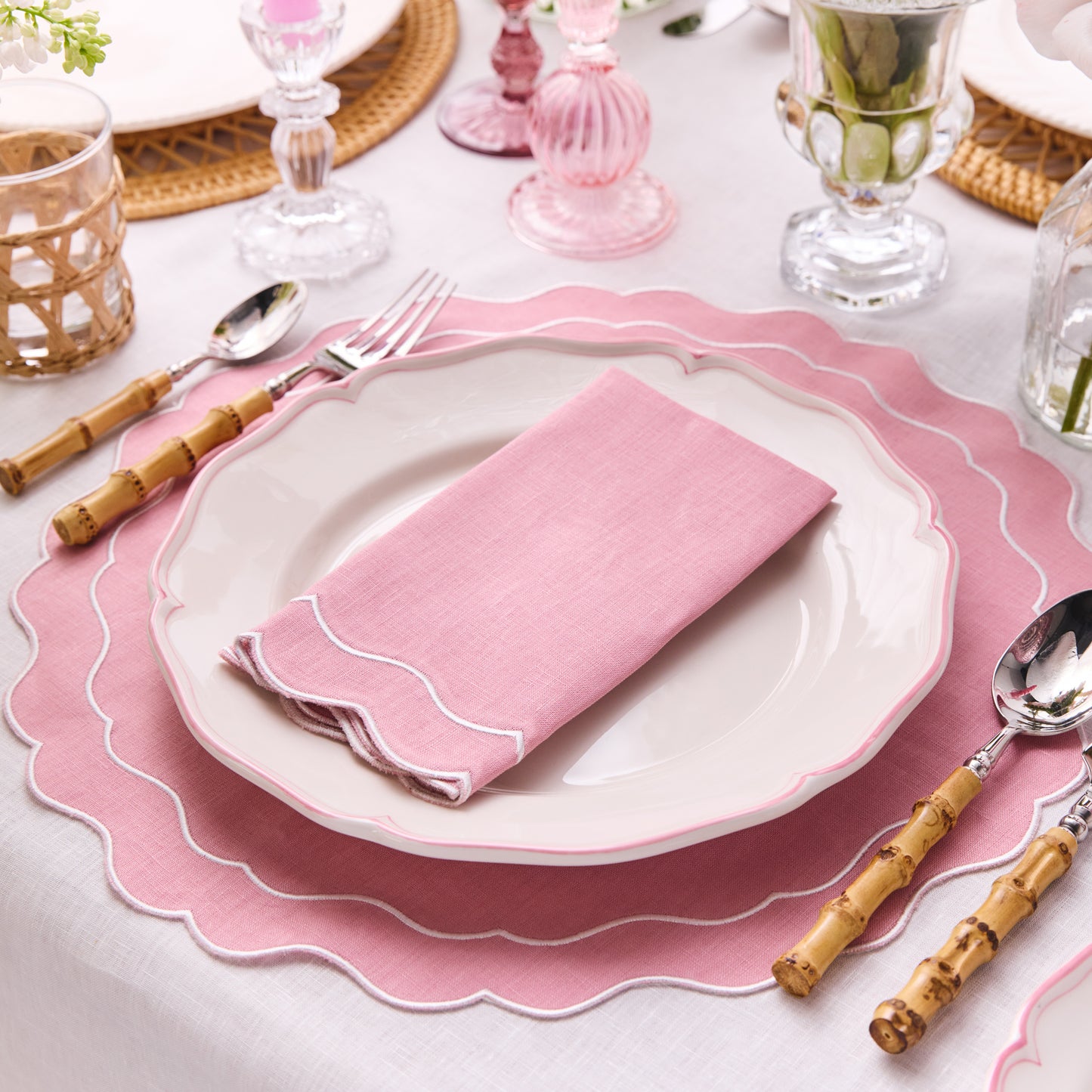 Set of 4 - Linen Scalloped Edged Napkins - Pink